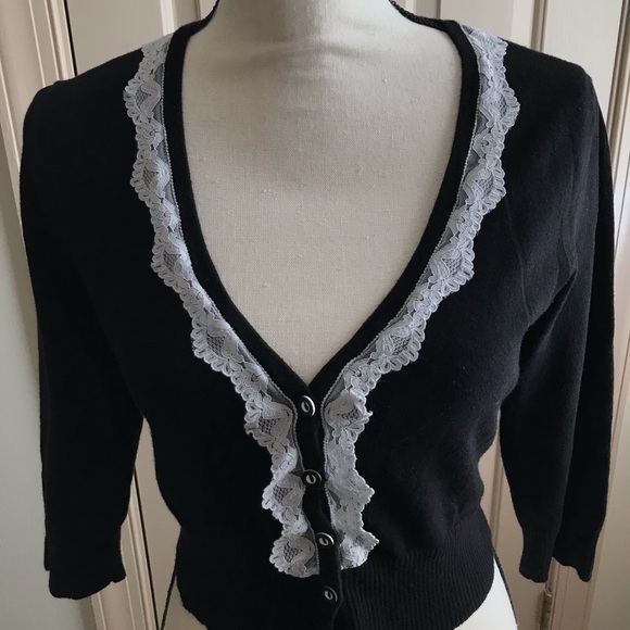 Black Tamara cropped sweater. Size medium - Picture 2 of 5